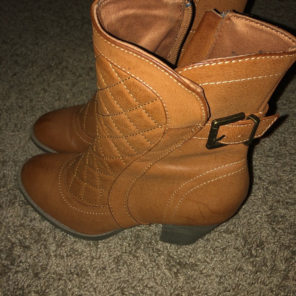 Super cute boot - Picture 2 of 3